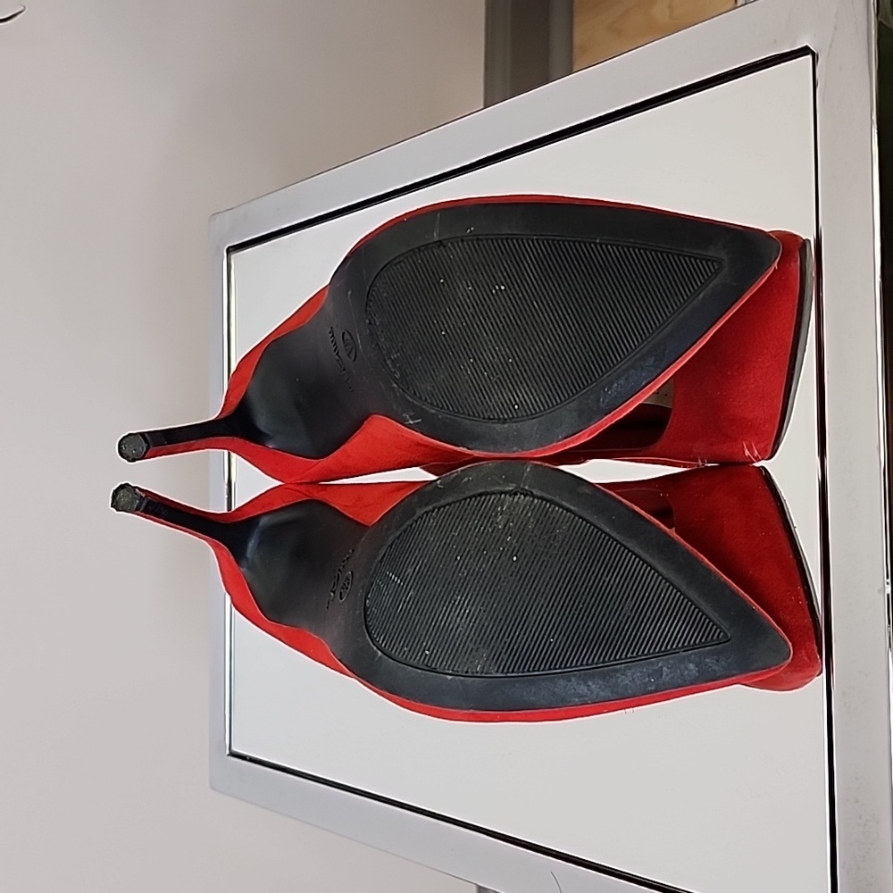 Basic Pumps - Red - image 4